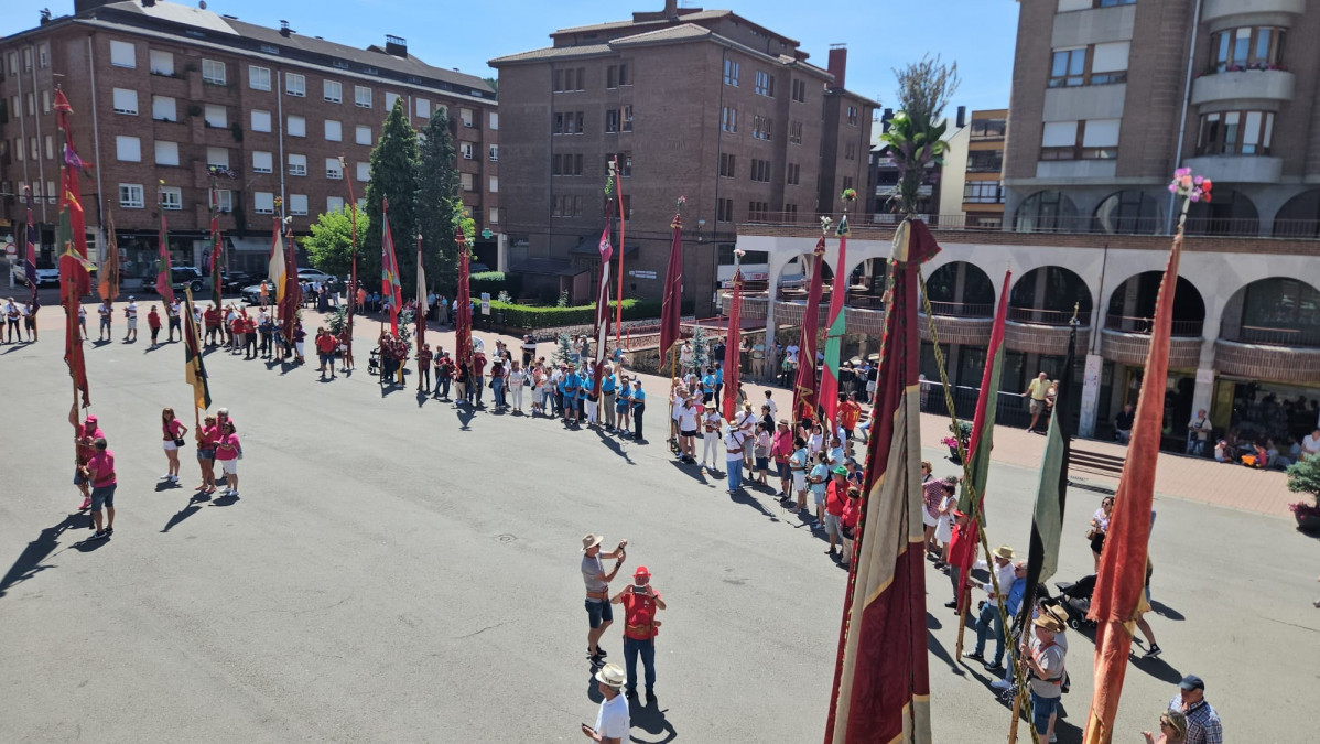 Concentracion de pendones guardo 2025 (8)