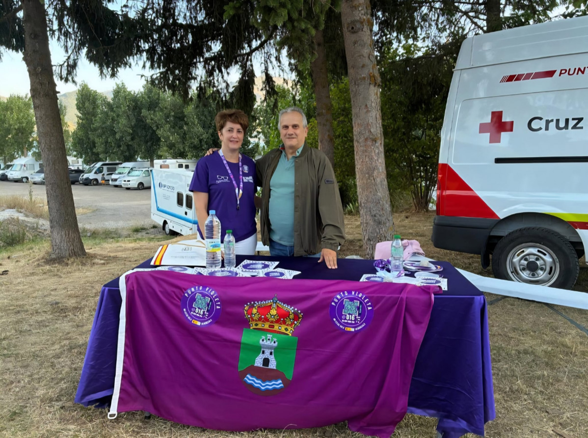 Punto violeta riau00f1o (2)