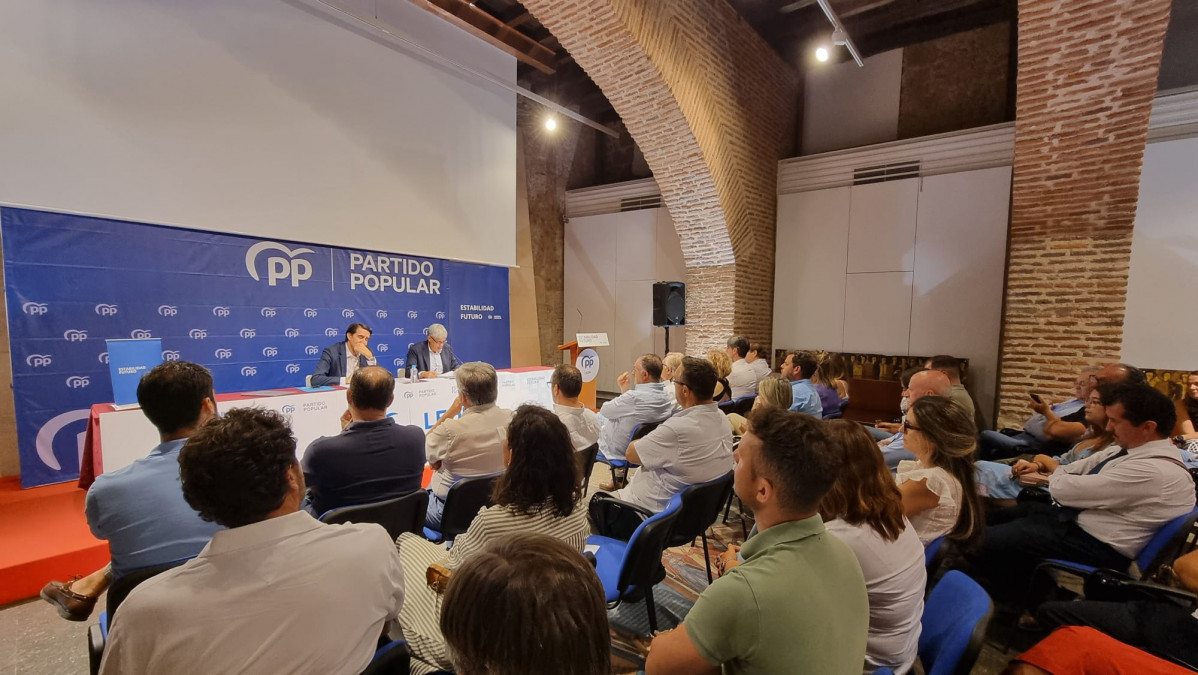 Reuniu00f3n Pleno Comisiu00f3n Gestora 2 PP de Leon (1)