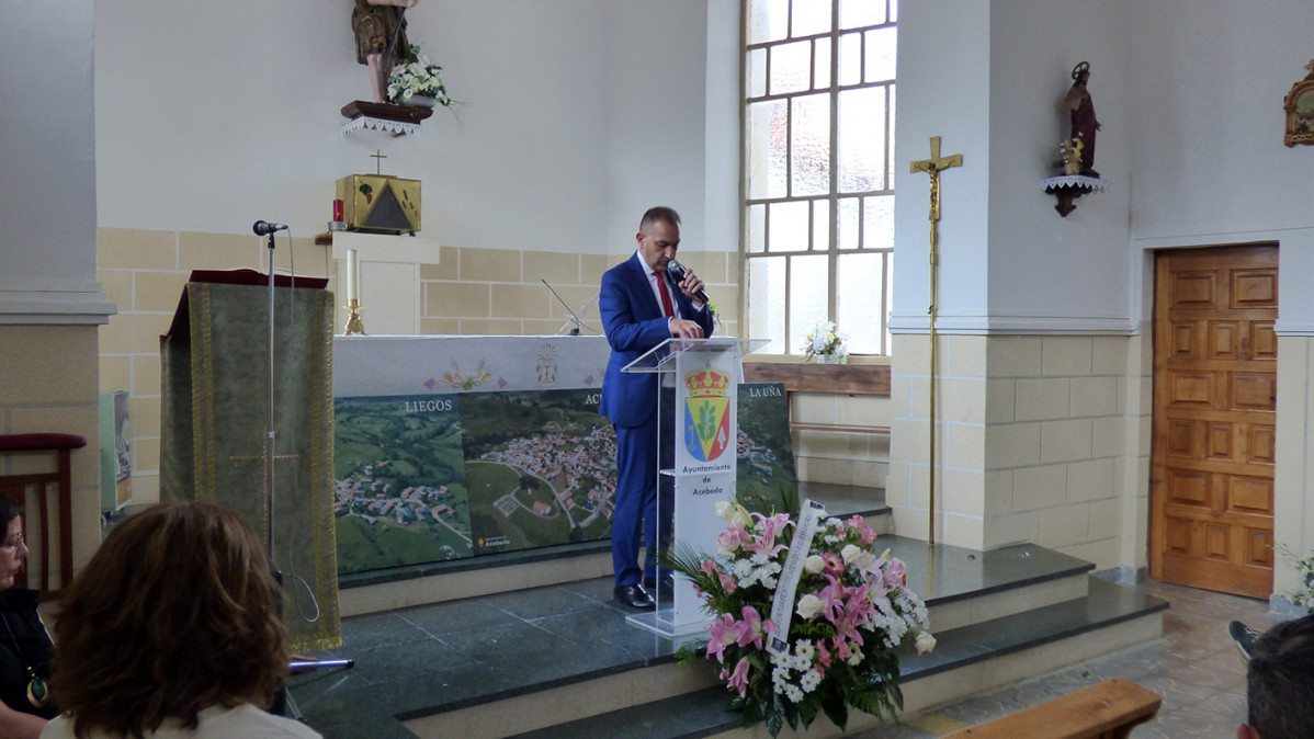Homenaje a los mayores acebedo en La Uu00f1a enrique martinez perez (17)