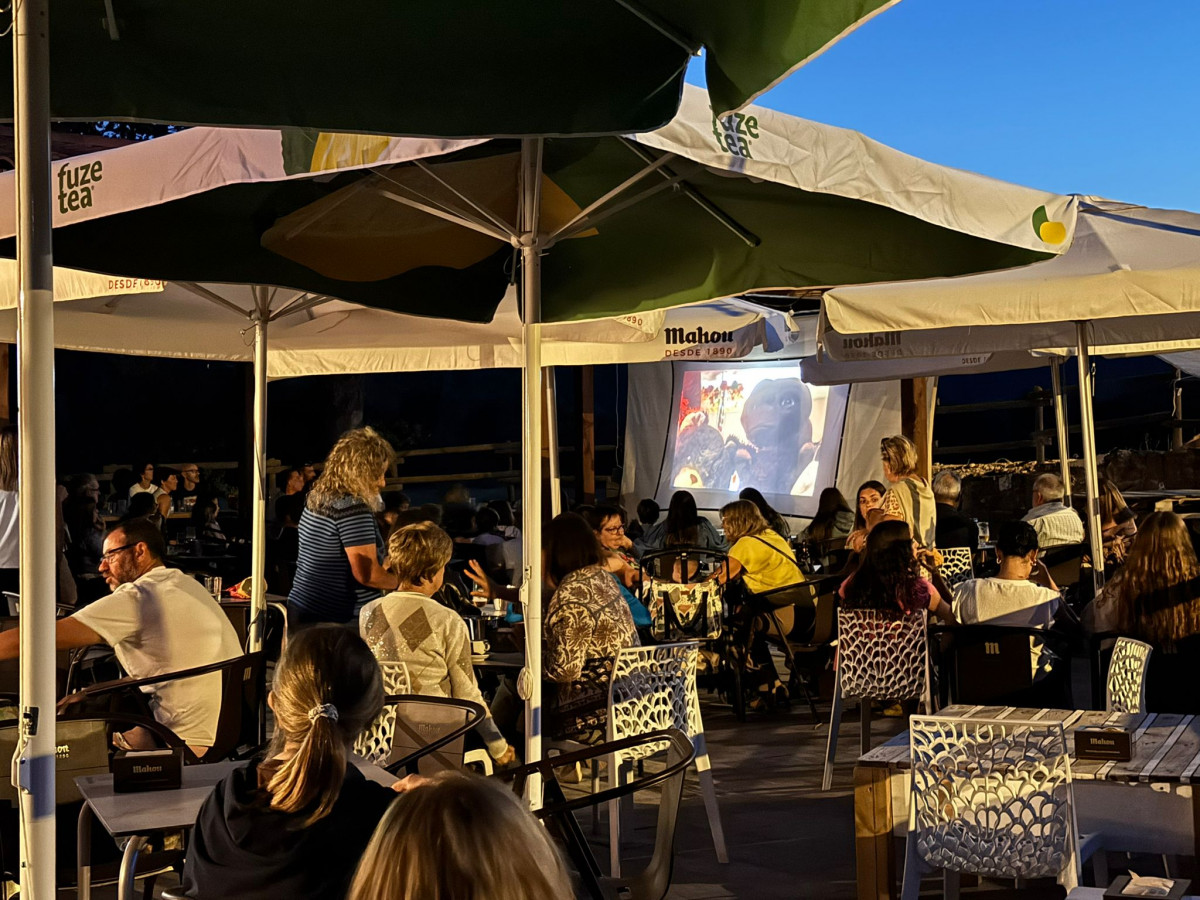 Cine de verano lobo camp  (1)
