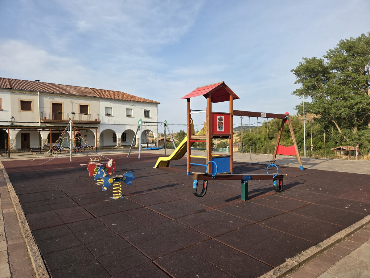 Parque infantil viviendas protegidas barruelo (1)
