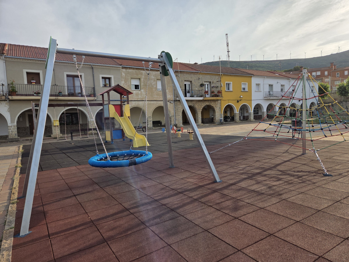 Parque infantil viviendas protegidas barruelo (4)