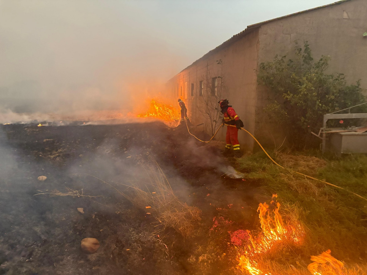UME incendio Jamuz 2025 (4)