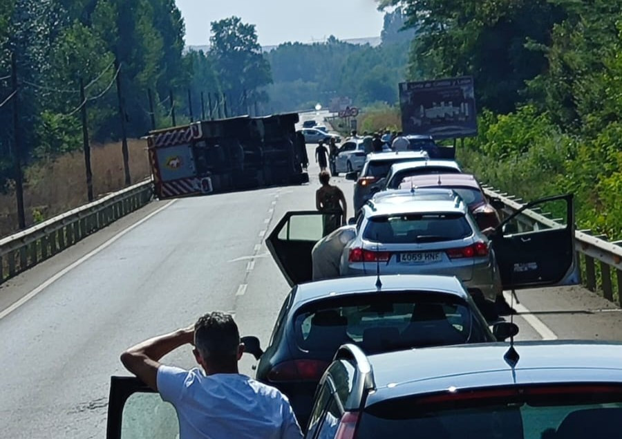 Accidente camion de bomberos san millan de los caballeros